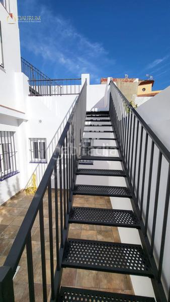 Foto aa41a1b8-1ae2-43b9-822d-647aecfe4fdc. Casa adossada amb piscina a Centro Tomares