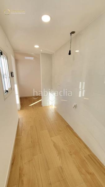 Foto b0ae1ea4-ea37-4d8e-8b82-cfcef0c3d976. Casa adossada amb piscina a Centro Tomares