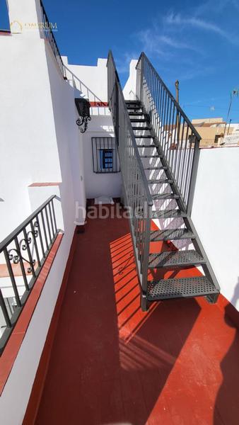 Foto ee469c0c-0816-43c7-bcce-6e703d9a0498. Casa adossada amb piscina a Centro Tomares