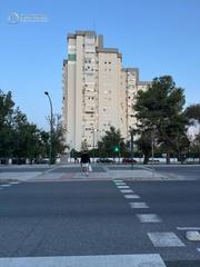 Piso en Barriada de Pineda. Magnifico piso de 3 dormitorios en los bermejales.