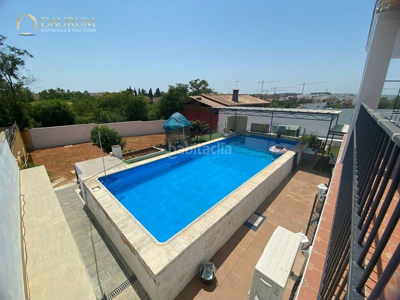 Foto 518a65b1-2e0f-4535-87d2-64d1b3bd09cd. Casa amb aparcament piscina a Oromana Alcalá de Guadaira