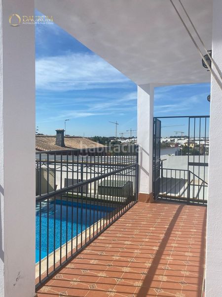 Foto abeeaab0-1238-44f4-9c46-2740f8d699ec. Casa amb aparcament piscina a Oromana Alcalá de Guadaira