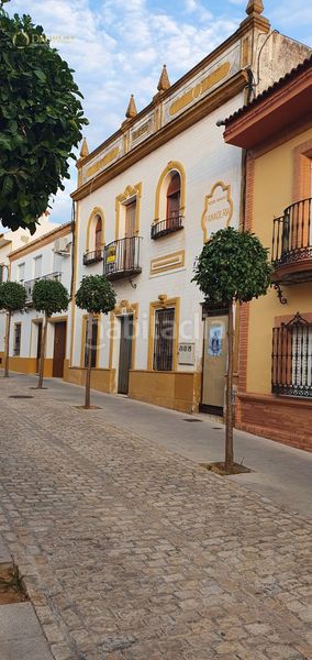 Foto dda67fbd-74df-4879-aa2a-94e3708d1e70. Casa amb piscina a Centro Bormujos