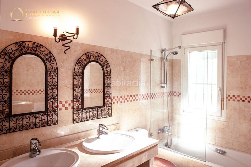 Foto 102e8320-91b5-482f-bd0c-6c99e65ab8a7. Casa amb aparcament a Loreto Espartinas