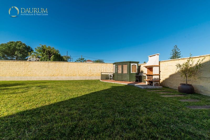 Foto 479cd686-d458-48c9-afde-83a97eba2348. Casa amb aparcament a Loreto Espartinas