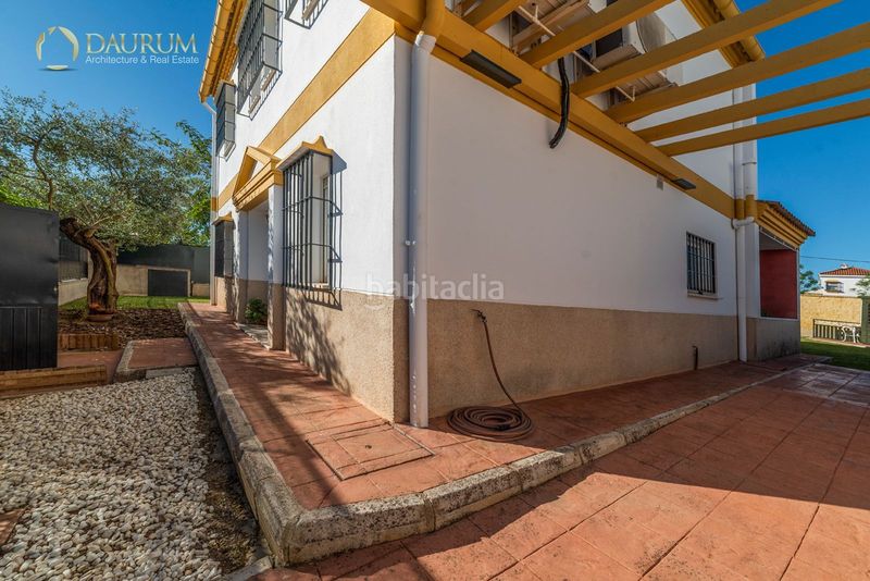 Foto 4a4910ec-5951-4533-af25-b42aa1ce87af. Casa amb aparcament a Loreto Espartinas