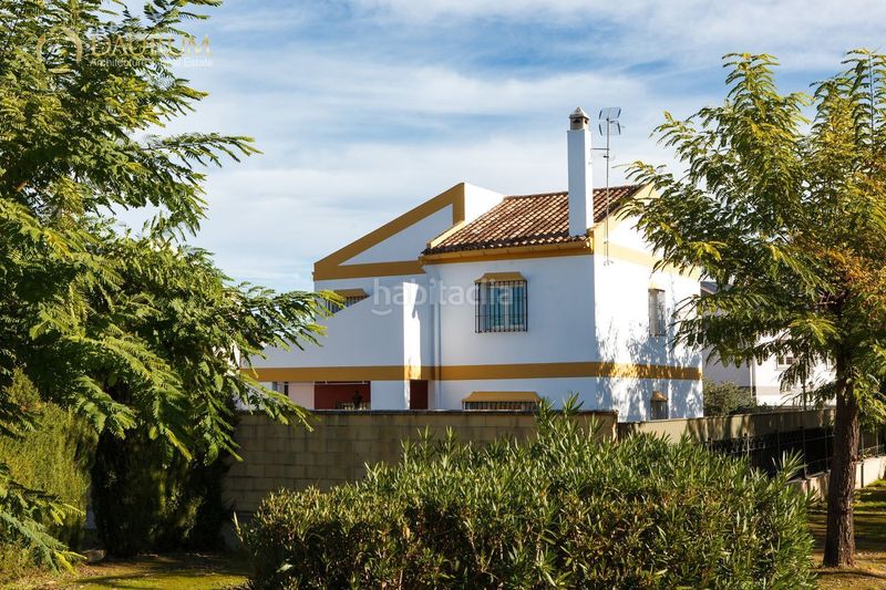 Foto 56b39fda-5e73-4c4b-b2d6-480b4ac70dc7. Casa amb aparcament a Loreto Espartinas