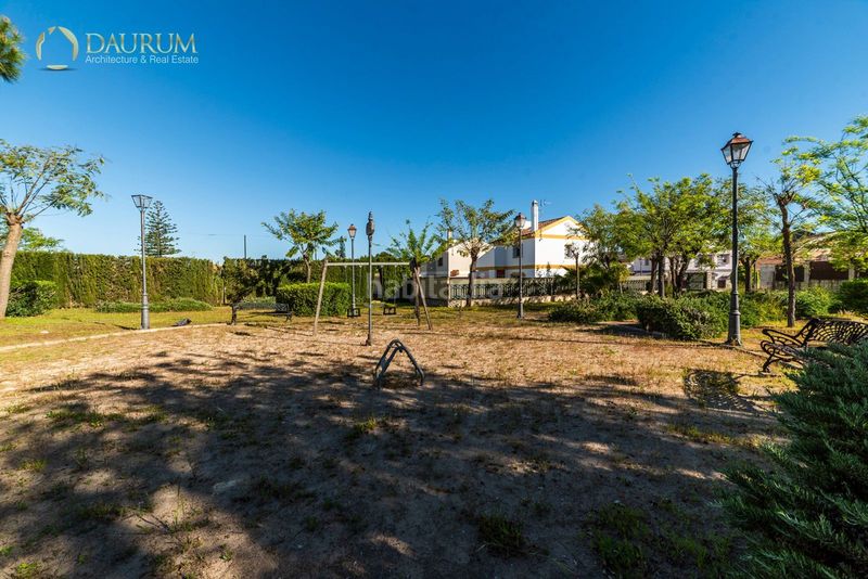 Foto 7bab5b70-b6c4-4750-9d00-72e491e21a93. Casa amb aparcament a Loreto Espartinas