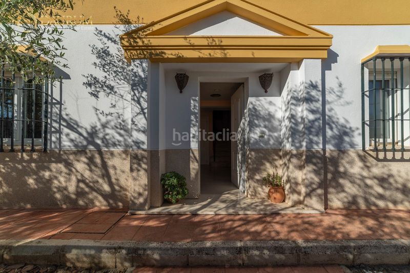 Foto 87c27a59-f8f9-43d0-b903-9b21e09265f1. Casa amb aparcament a Loreto Espartinas