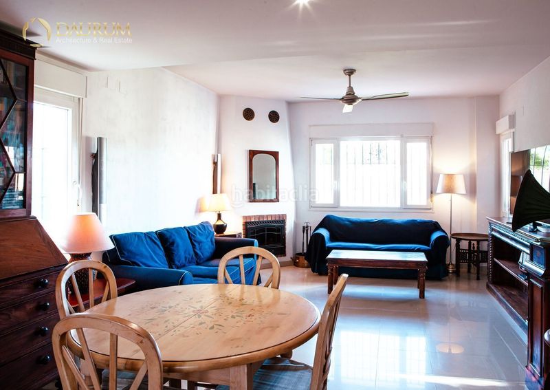 Foto a9abaf1d-c713-4360-925b-c601de770309. Casa amb aparcament a Loreto Espartinas