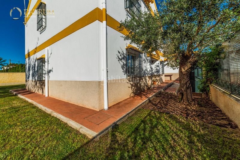 Foto abd83355-6b2e-44a4-ad16-f34b79ef43e7. Casa amb aparcament a Loreto Espartinas