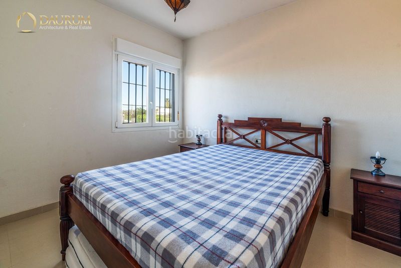 Foto b22411e3-a96f-44fc-a038-fb69980efd68. Casa amb aparcament a Loreto Espartinas