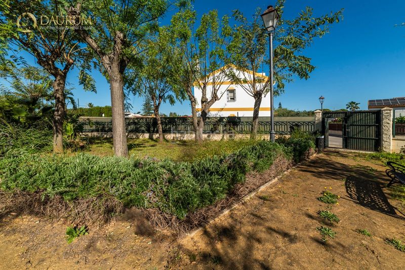 Foto ce565f31-d053-4d12-a3c3-c0c0a6348bae. Casa amb aparcament a Loreto Espartinas