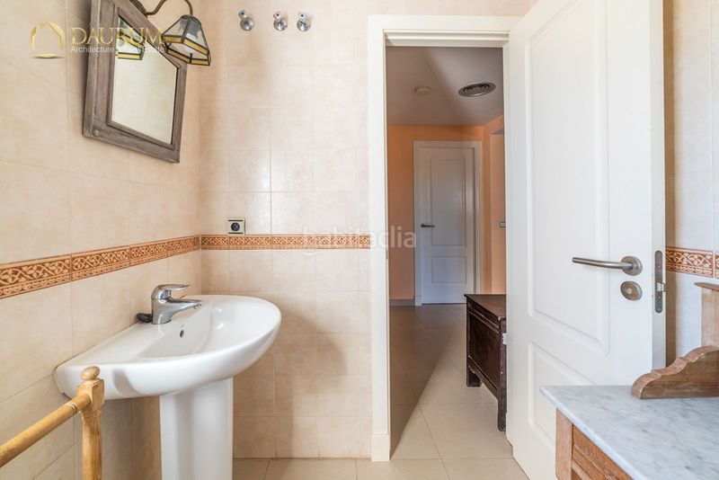 Foto e03a3a3c-2f20-4ea4-8d75-8d0241b5a8ea. Casa amb aparcament a Loreto Espartinas