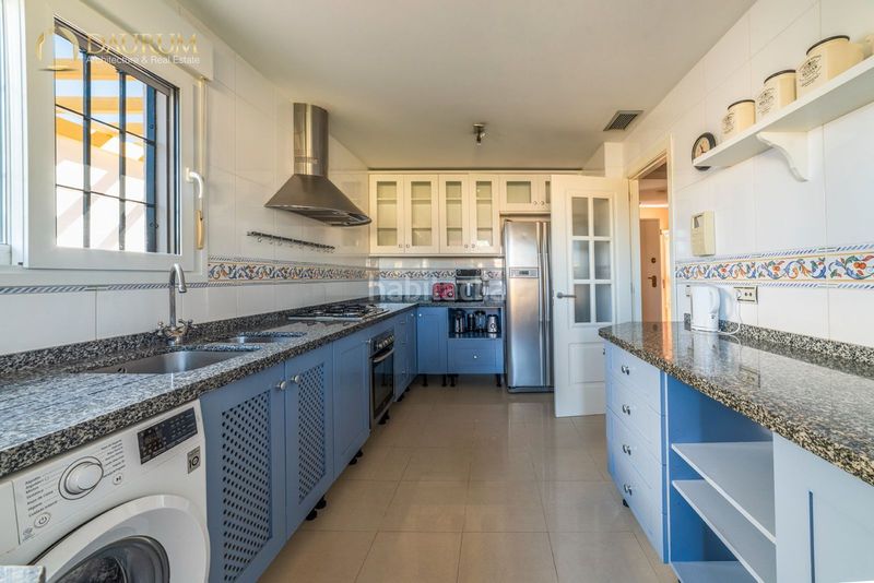 Foto e23f5a05-2914-445c-954a-1f565c477430. Casa amb aparcament a Loreto Espartinas