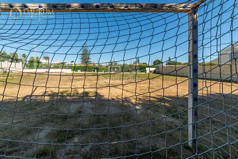 Foto f3b78f80-62bf-43a0-a1a6-93b0d6b6f72c. Casa amb aparcament a Loreto Espartinas