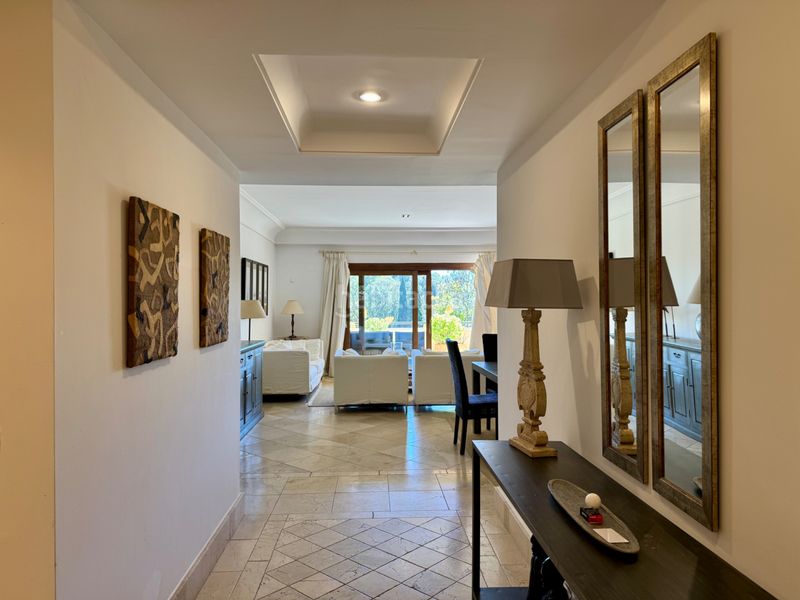 Foto c921744c-e3cc-4b6e-953e-7d34c8a5d422. Piso exclusivo piso en urbanizacion de alto standing valgrande frente a golf valderrama - sorogrande en Sotogrande