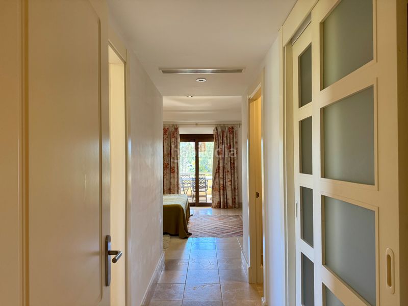 Foto db5d3439-8169-4cf5-9481-3d69fe57c9d2. Piso exclusivo piso en urbanizacion de alto standing valgrande frente a golf valderrama - sorogrande en Sotogrande