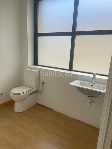 Foto 38a7327e-e7eb-4c2a-bcc3-6cceac882264. Location local commercial dans calle castilla 44 dans Santander