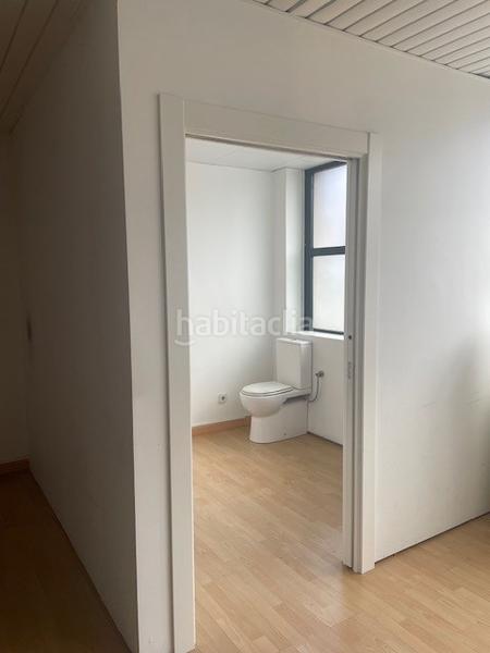 Foto a1c60f3a-bc2d-4b5e-b22b-ba8649719fc8. Miete geschäftsraum in calle castilla 44 in Castilla - Hermida Santander