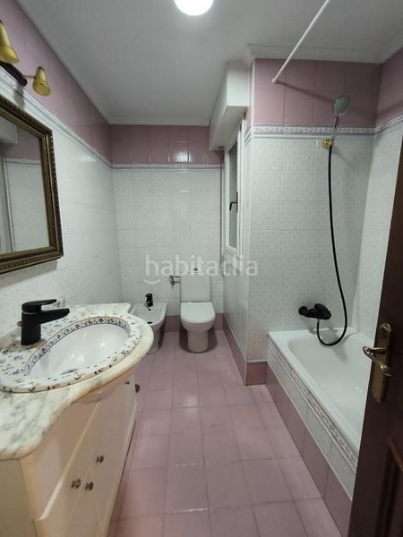 Foto 8346cf33-d37a-4e33-a94d-1fbd692a1d5b. Rent flat with heating in Centro Gijón