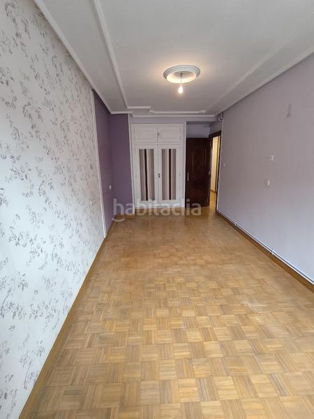 Foto a8806e10-8e7e-4b42-8e66-cde95b81992e. Rent flat with heating in Centro Gijón