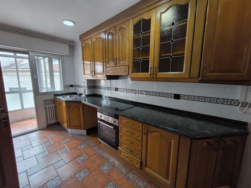 Foto bd2ea8e7-5604-4c0c-951f-3a5c055c310c. Rent flat with heating in Centro Gijón