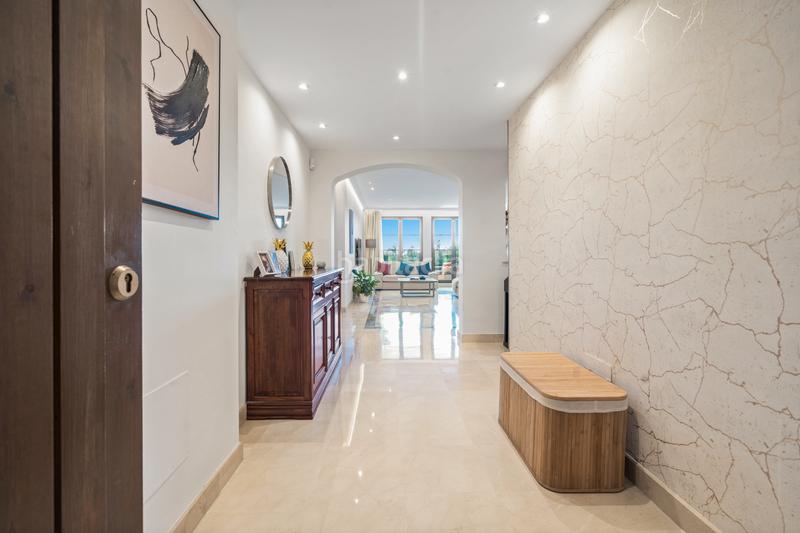 Foto fa6fd876-ef39-4f2f-b378-637477292830. Rent ground floor with heating parking pool in los arqueros - puerto del almendro Benahavís