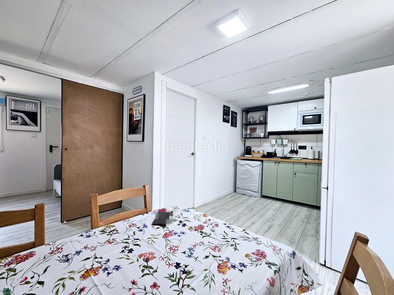 Foto cfe3ec02-9ff0-4a89-82da-7679c6659f3c. Edifici a Llefià Badalona