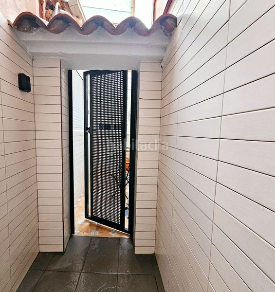 Foto d0891c6e-c604-4cce-9112-f8d2742b218c. Edifici a Llefià Badalona