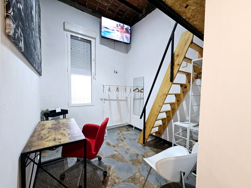 Foto f276ec38-183d-4547-946f-10cf948565cb. Edifici a Llefià Badalona