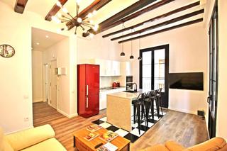 Pis  Carrer lleo. Luminoso apartamento de 80m con balcón y alquiler asegurado en c