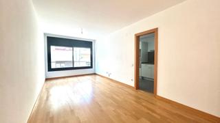 Appartement  Carrer sant lluis. Amplio 108 m apartamento con opción de parking en gràcia, calle