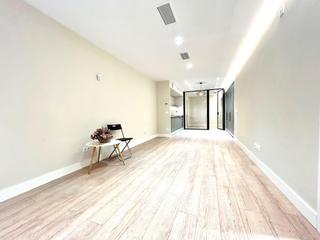 Office space  Carrer vallirana. Oficina recién reformada en la tranquila zona en calle vallirana