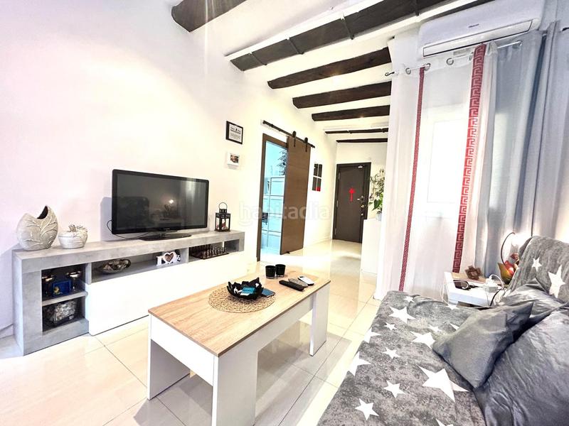 Foto d922f7db-0516-4e6c-88e2-af37fb5585d9. Piccolo appartamento con riscaldamento in Raval Barcelona