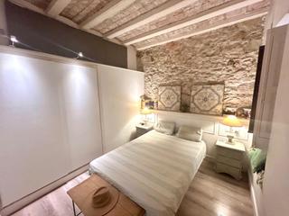 Piso en Carrer guardia 8. Moderno, espacioso y elegante piso con balcón en calle de guàrdi