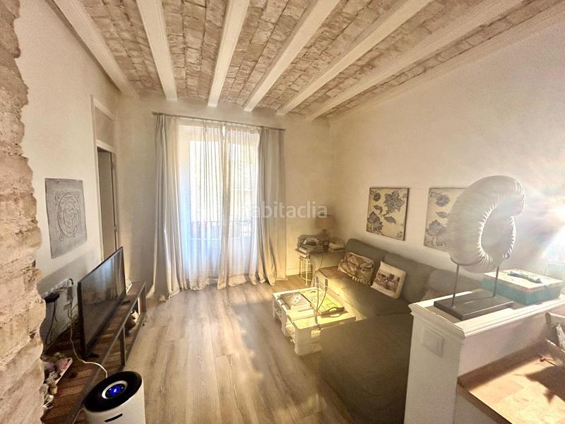 Foto dfa2a5b7-c8ff-4d8c-b5c2-0ac3a6f18606. Pis a carrer guardia 8 a Raval Barcelona