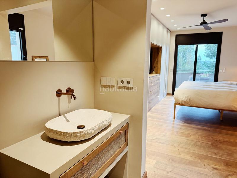 Foto b8420cd7-adbd-4b50-90a0-c75914c0ff3a. Chalet in calle josep carner 15 in residencial Begur-esclanyà Begur