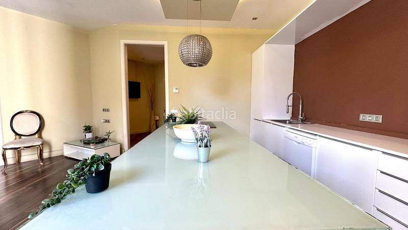 Foto 2bf0574e-0451-4701-ad5e-0c242c7446b6. Piso elegante piso con balcón en el eixample en calle casanova 20 en Barcelona