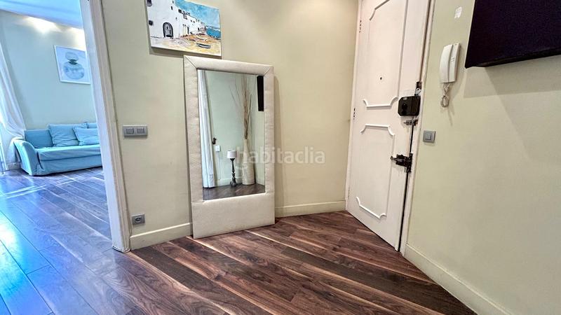 Foto 4d37be64-b69a-42fb-a5ca-b8d3c69ee8de. Piso elegante piso con balcón en el eixample en calle casanova 20 en Barcelona