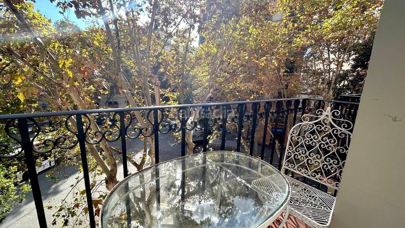 Foto 6c3fc7d2-d686-46c2-85ff-c7978c55ac08. Piso elegante piso con balcón en el eixample en calle casanova 20 en Barcelona