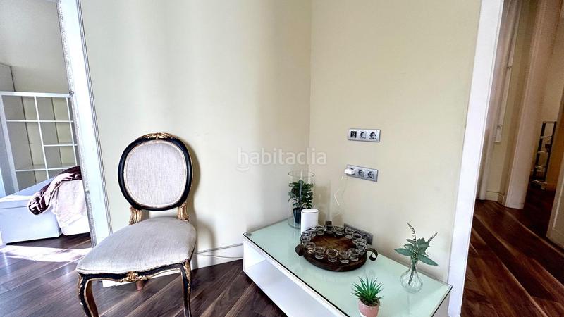 Foto ac5a1e46-5d1a-4a40-914f-66b7bfc326ec. Piso elegante piso con balcón en el eixample en calle casanova 20 en Barcelona