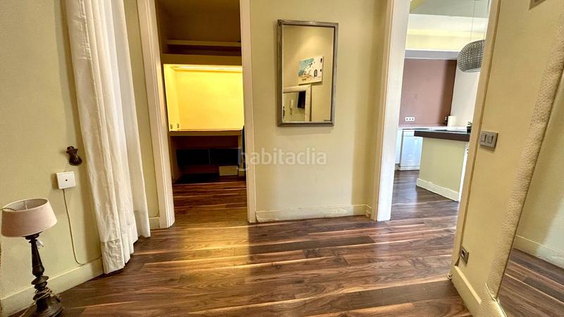 Foto e368c876-b6b3-401d-ba43-46c8c8027a1c. Piso elegante piso con balcón en el eixample en calle casanova 20 en Barcelona