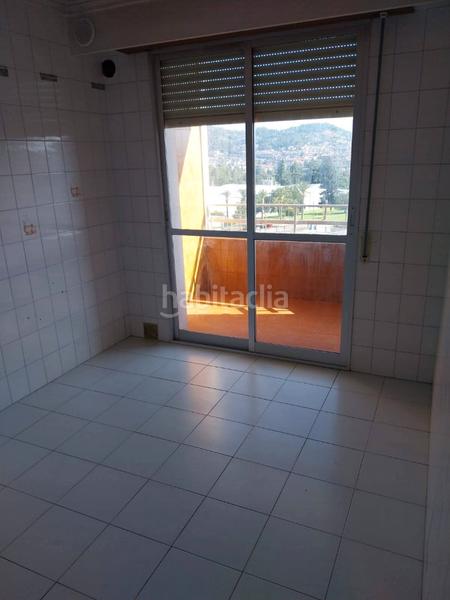 Foto c356f39f-f257-429b-9992-f95298736407. Piso  en muy buen estado ideal para familias "venta" en Ourense