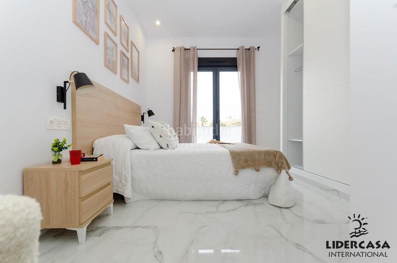 Foto 4e799e7f-52f3-4e80-9235-90f8a4a9e2ef. Chalet mit parking pool in Zona Carrefour - Urbanizaciones Torrevieja