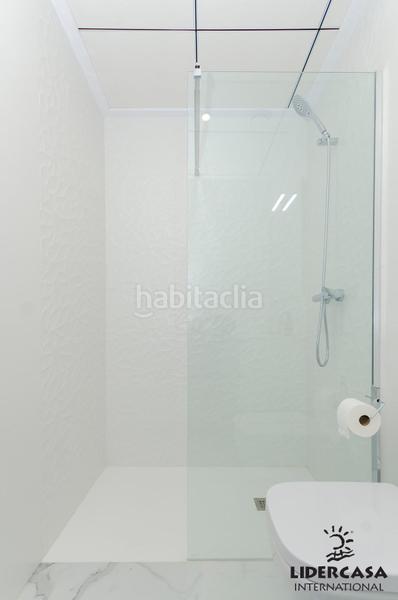 Foto ae1fdec9-315f-46e8-837c-5e44180b5c39. Chalet mit parking pool in Zona Carrefour - Urbanizaciones Torrevieja