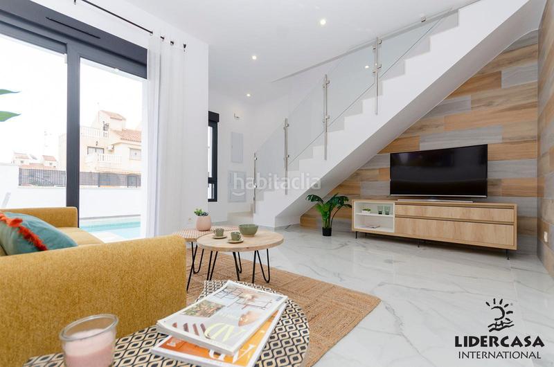 Foto 2422efa5-06bd-47cf-ac1e-806abf55bba9. Chalet with parking pool in Zona Carrefour - Urbanizaciones Torrevieja