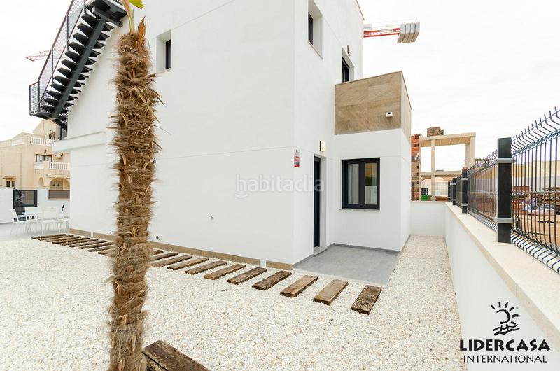 Foto 0fd1d048-dd5d-438e-b016-03f92db069a3. Chalet avec parking piscine dans Zona Carrefour - Urbanizaciones Torrevieja