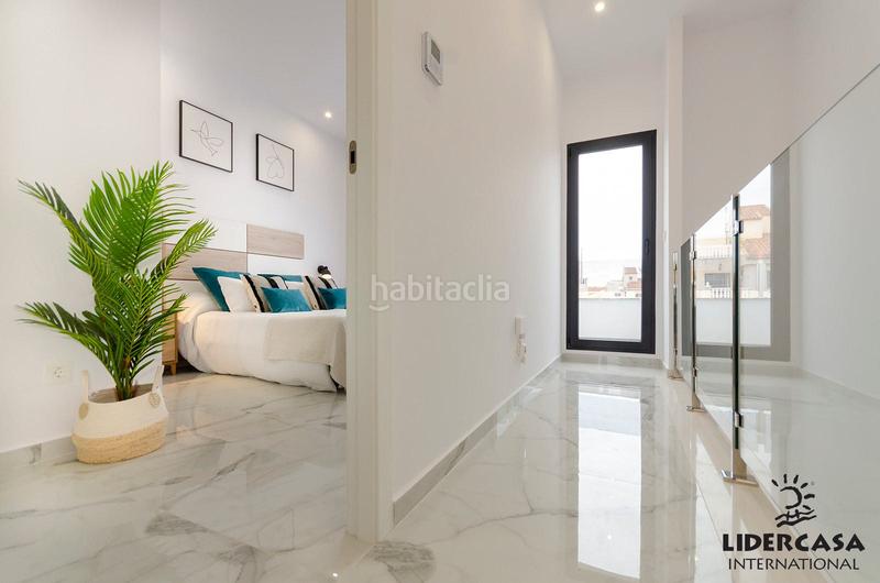 Foto bfa530ad-9a84-4b56-bee8-5a0ced91f713. Chalet avec parking piscine dans Zona Carrefour - Urbanizaciones Torrevieja