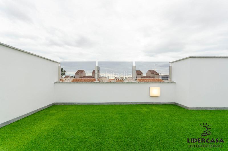 Foto eae7dc14-08c3-476a-90f0-5c9abbeda167. Chalet avec parking piscine dans Zona Carrefour - Urbanizaciones Torrevieja